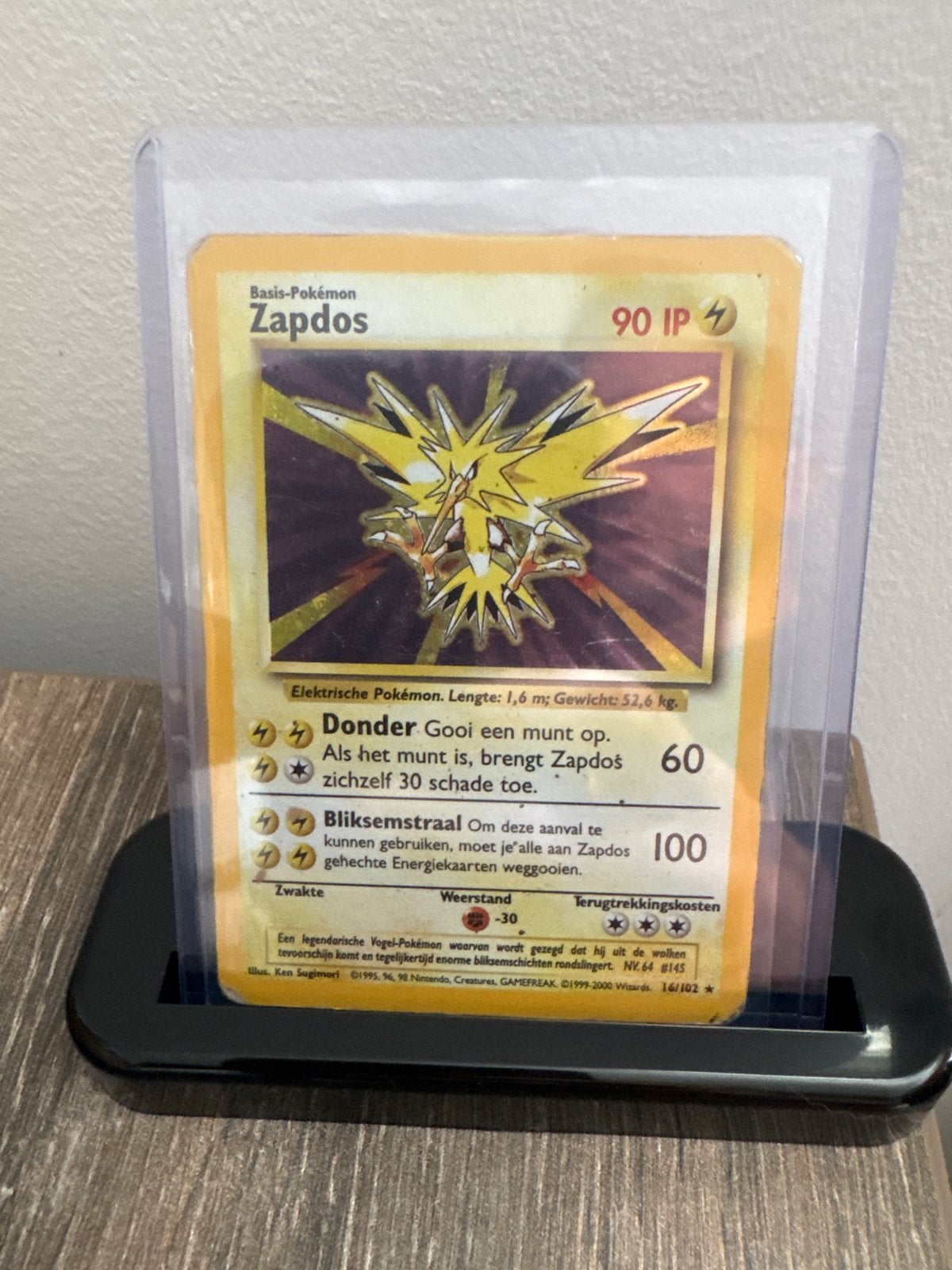 Nederlandse Zapdos Holo (16/102) Base Set Pokémon Kaart, Ophalen of Verzenden, Gebruikt, Losse kaart, Foil