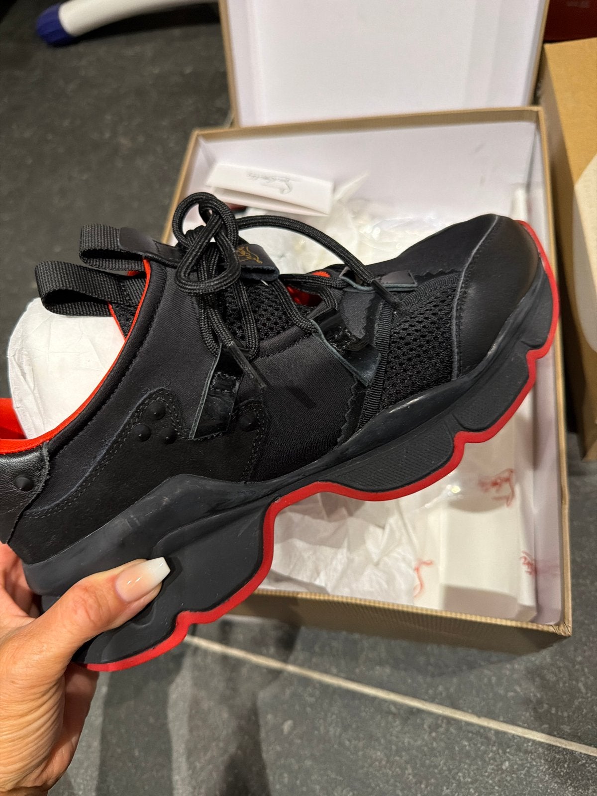 Louboutin dames sneaker maat 39 nieuw in doos, Ophalen of Verzenden, Nieuw, Zwart, Sneakers of Gympen