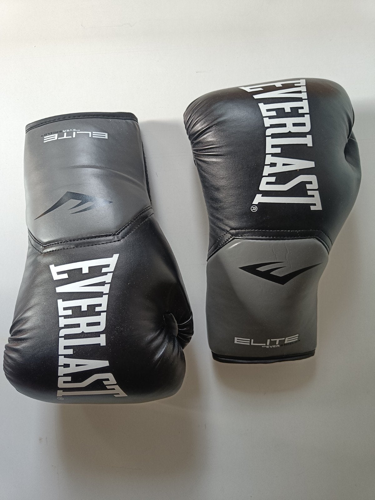 Everlast Elite Bokshandschoenen 14 oz - Zwart/Grijs, Ophalen of Verzenden, Zo goed als nieuw, Bokshandschoenen