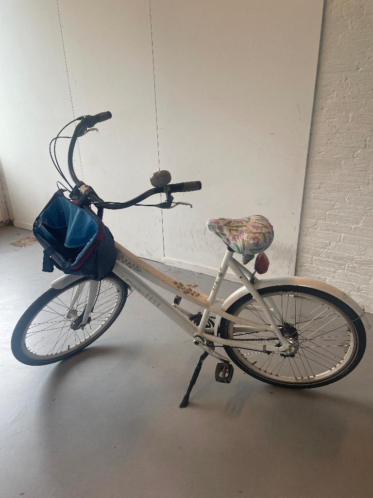 Bicycle with 3 gears for sale, Fietsen en Brommers, Fietsen | Heren | Herenfietsen, Ophalen, Gebruikt, Overige merken, Versnellingen
