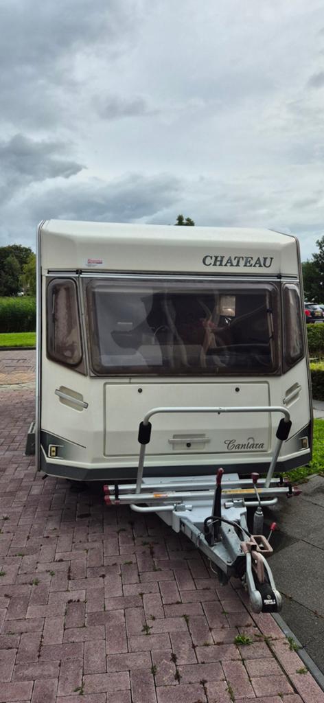 Chateau Cantara 490 met mover, zonnepaneel en schotelantenne, Caravans en Kamperen, Caravans, Chateau, Omvormbare zithoek, Kachel