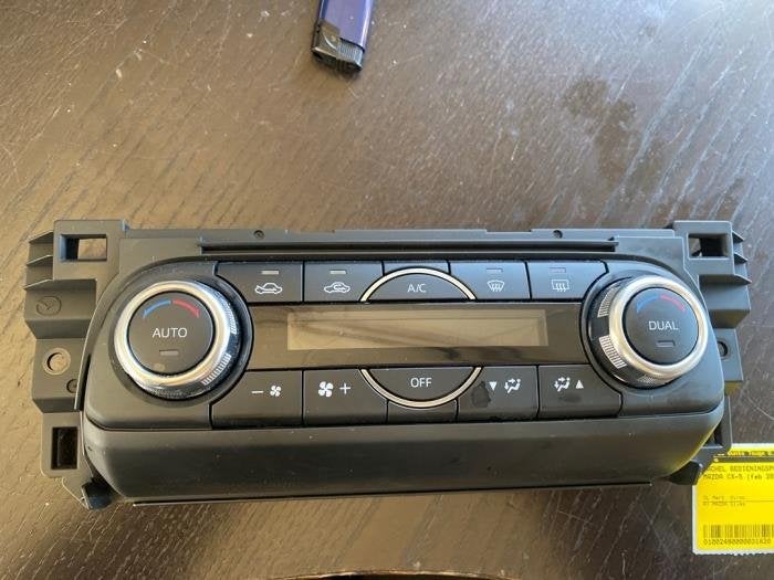 Kachel Bedieningspaneel van een Mazda CX-5, Gebruikt, -, -, Mazda