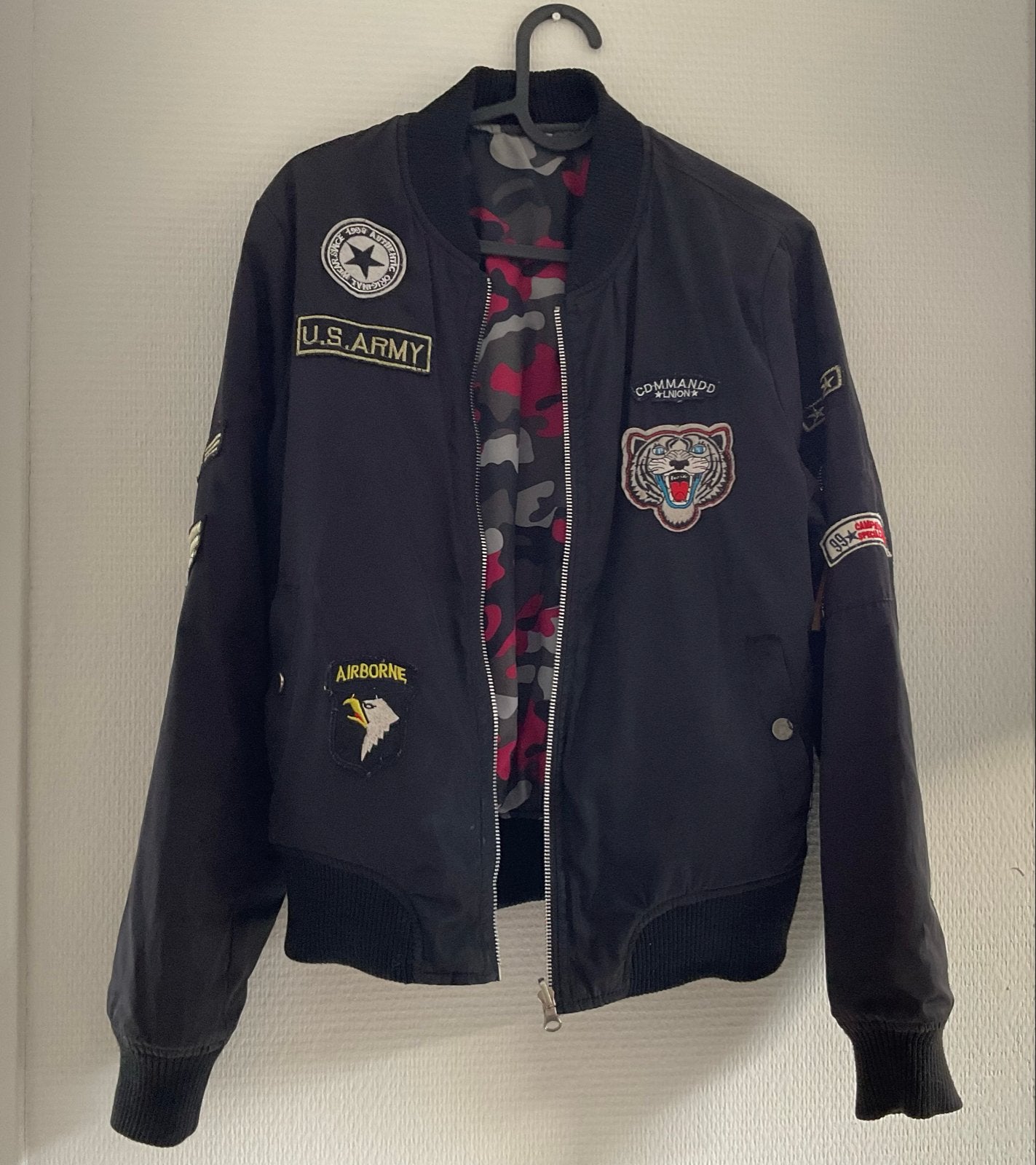 Omkeerbare Bomberjack - Zwart met Camouflageprint, Verzenden, Gedragen, Maat 38/40 (M), Zwart