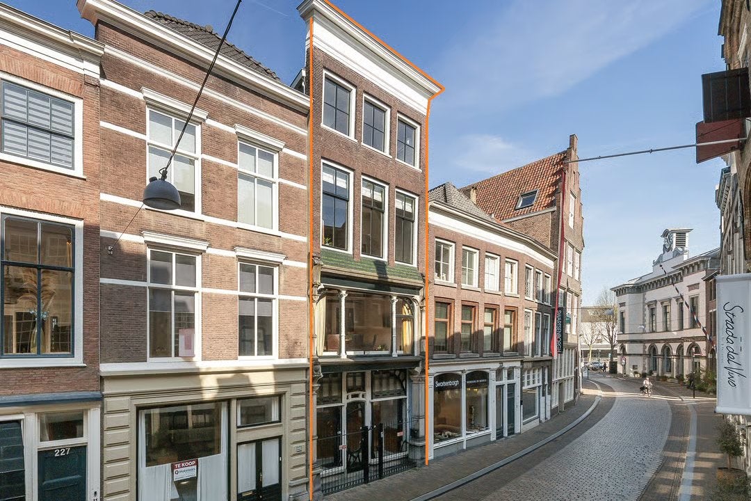 2 woningen met garage  / werkruimte in 1 Wijnstr Dordrecht, 200 tot 500 m², 8 kamers, Overige soorten, 458 m²
