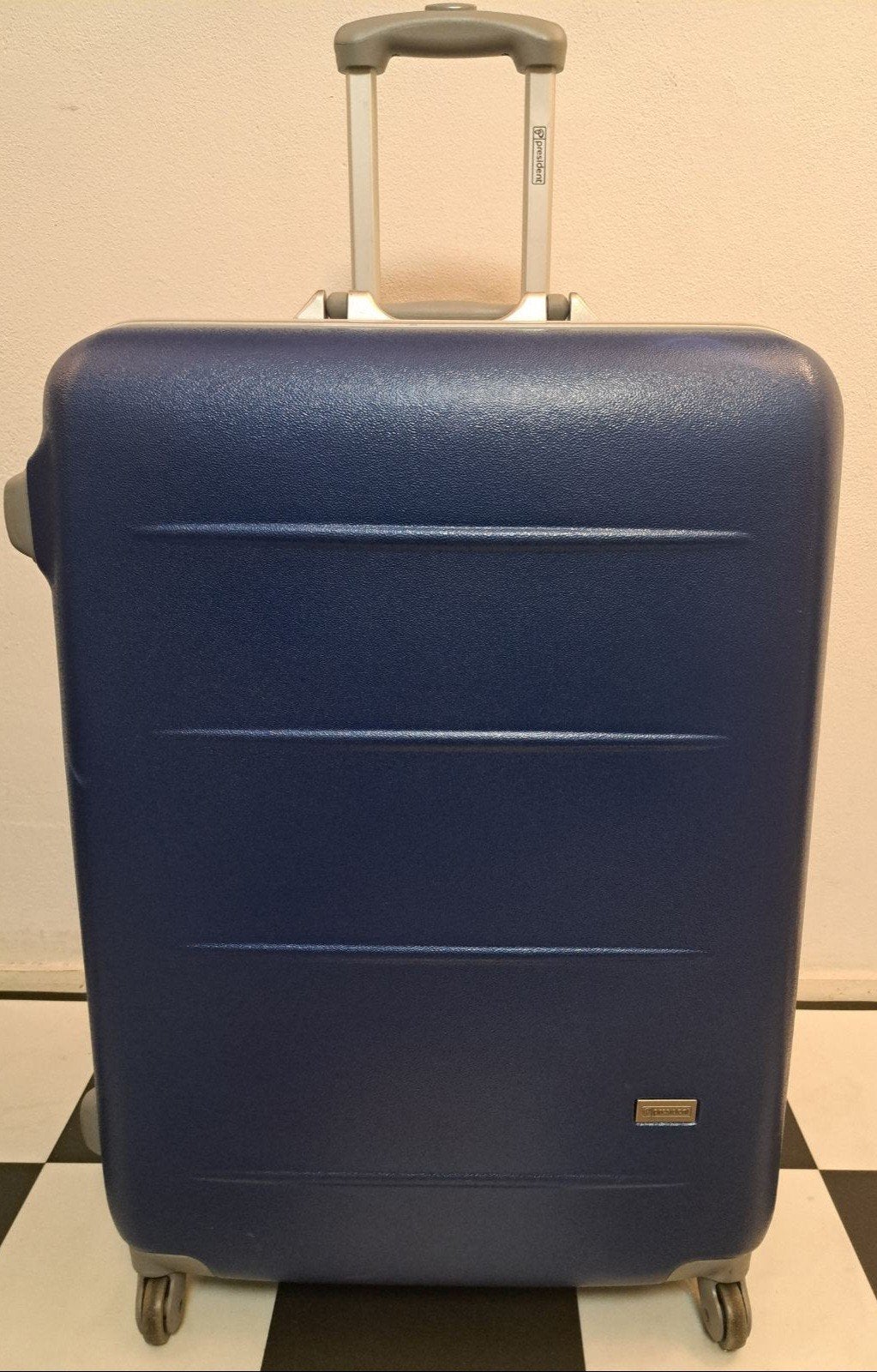 Kwaliteit Grote koffer 4 wielen 80:cm cijferslot  Gemaakt, Ophalen of Verzenden, Zo goed als nieuw, Hard kunststof, 70 cm of meer