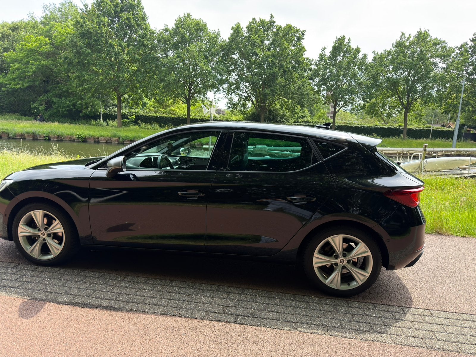 Seat Leon FR 1.5 TSI 150pk 2021 Zwart, Voorwielaandrijving, 1498 cc, Zwart, 4 cilinders