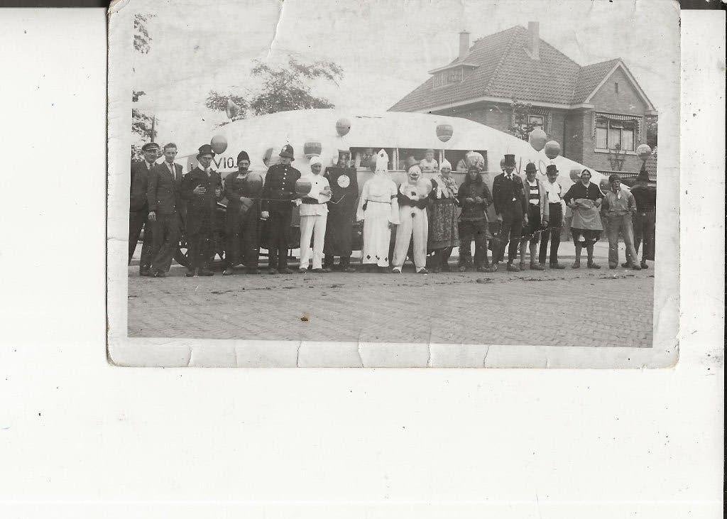 Wateringen Oranjefeest Rijdende Zeppelin met Politie, Ophalen of Verzenden, Voor 1920, Ongelopen, Zuid-Holland