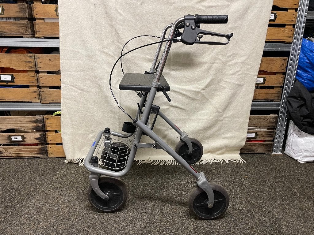 Rollator zo goed als nieuw stabiel en stevig, Diversen, Rollators, Ophalen, Opvouwbaar, Zo goed als nieuw