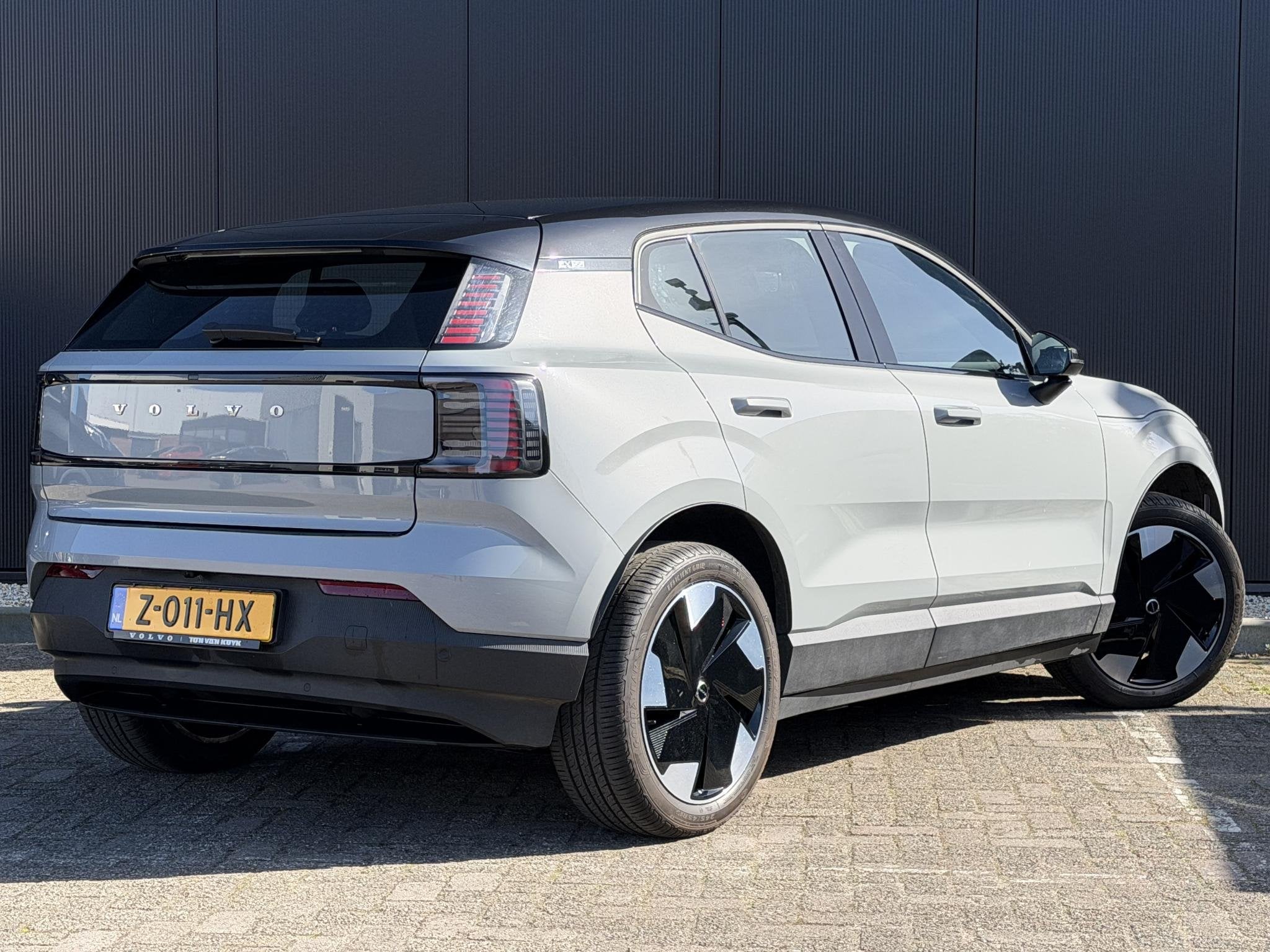 Volvo EX30 Single Motor Extended Range Core 69 kWh / SOH 98%, Auto's, Automaat, 476 km, Achterwielaandrijving, Gebruikt