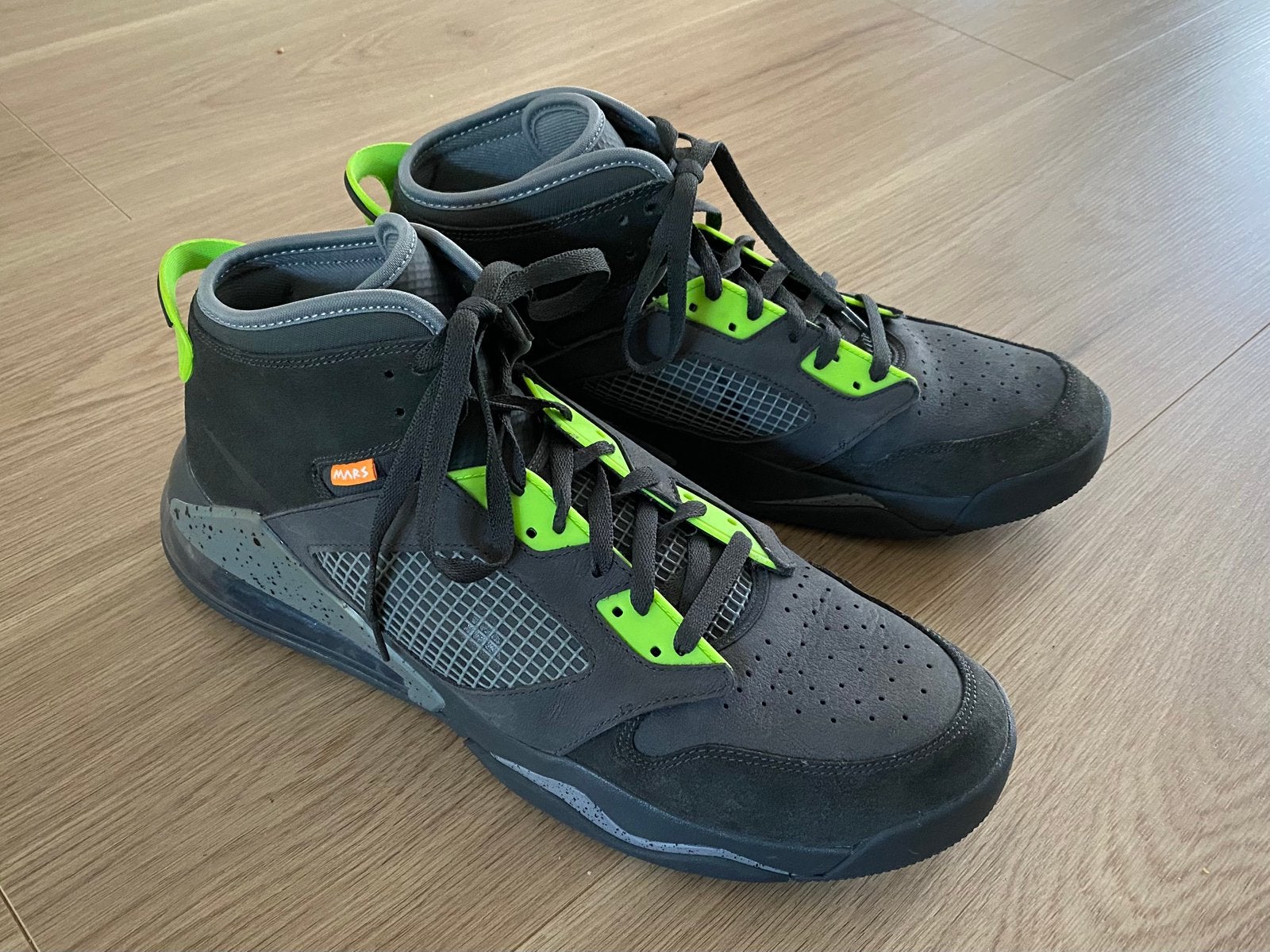 Air Jordan Mars 270 mt 49,5 izgs, Ophalen of Verzenden, Gedragen, Sportschoenen, Zwart