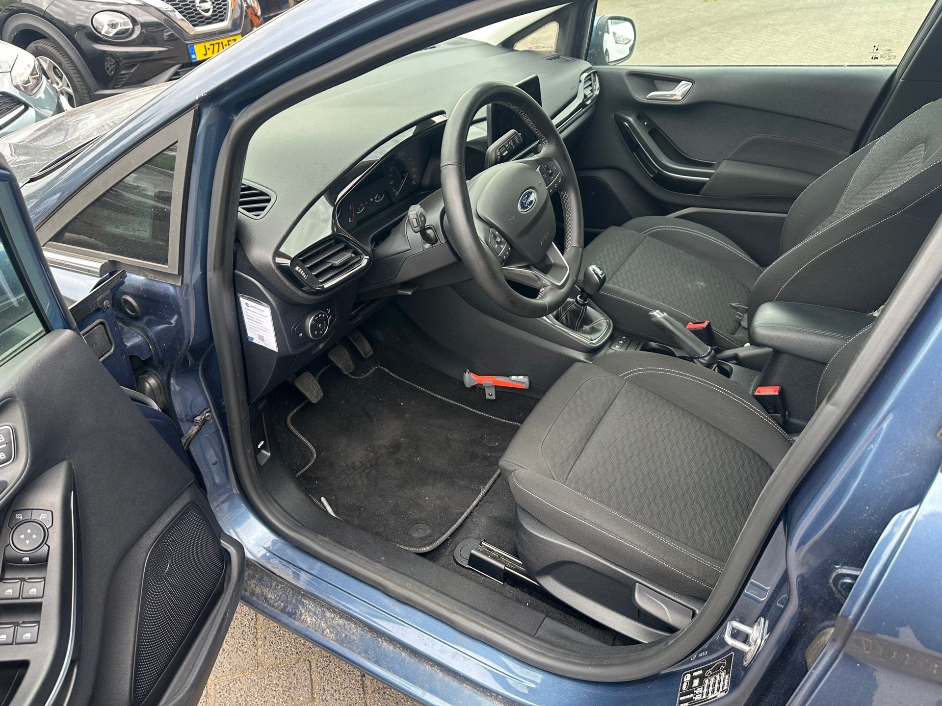 Foto 6 van Ford Fiesta 1.0 EcoBoost Hybrid Titanium , navigatie , pdc ,