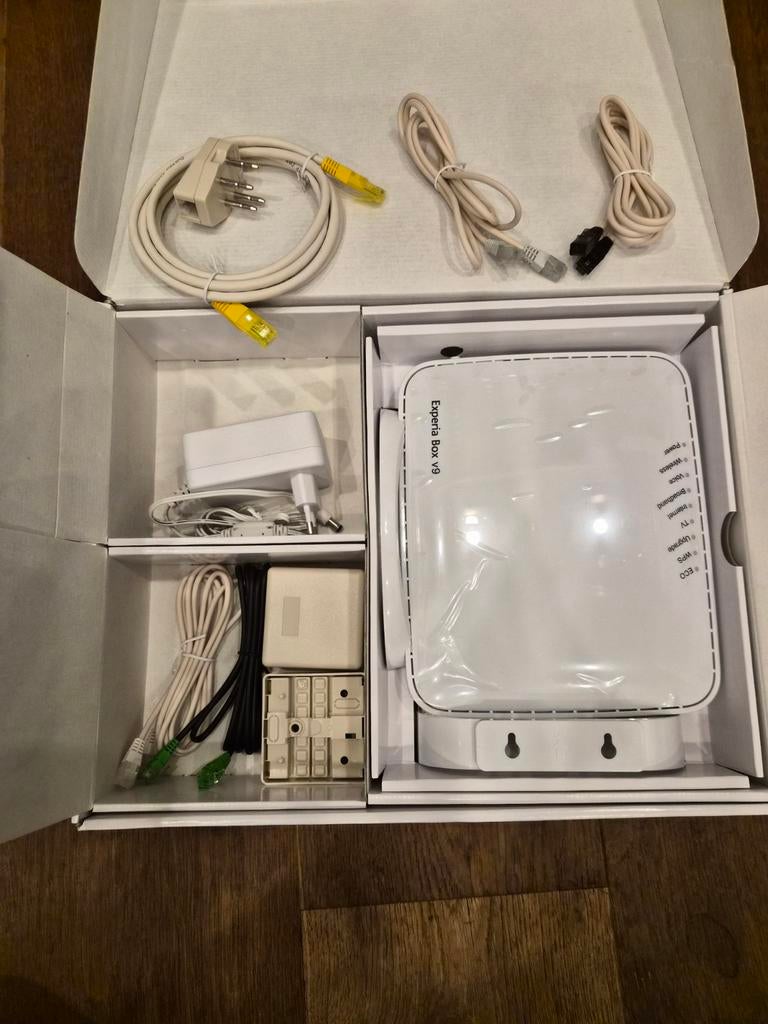 KPN Start Installatiepakket Experia Box v9 ZTE ZXHN H368N Nw, Ophalen of Verzenden, Nieuw, Router met modem, KPN