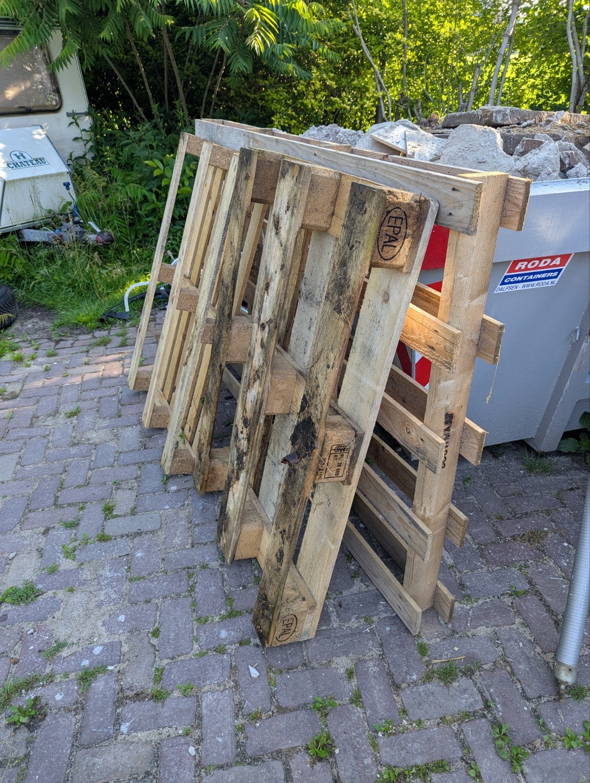 Gratis af te halen: 3 grote pallets, Ophalen