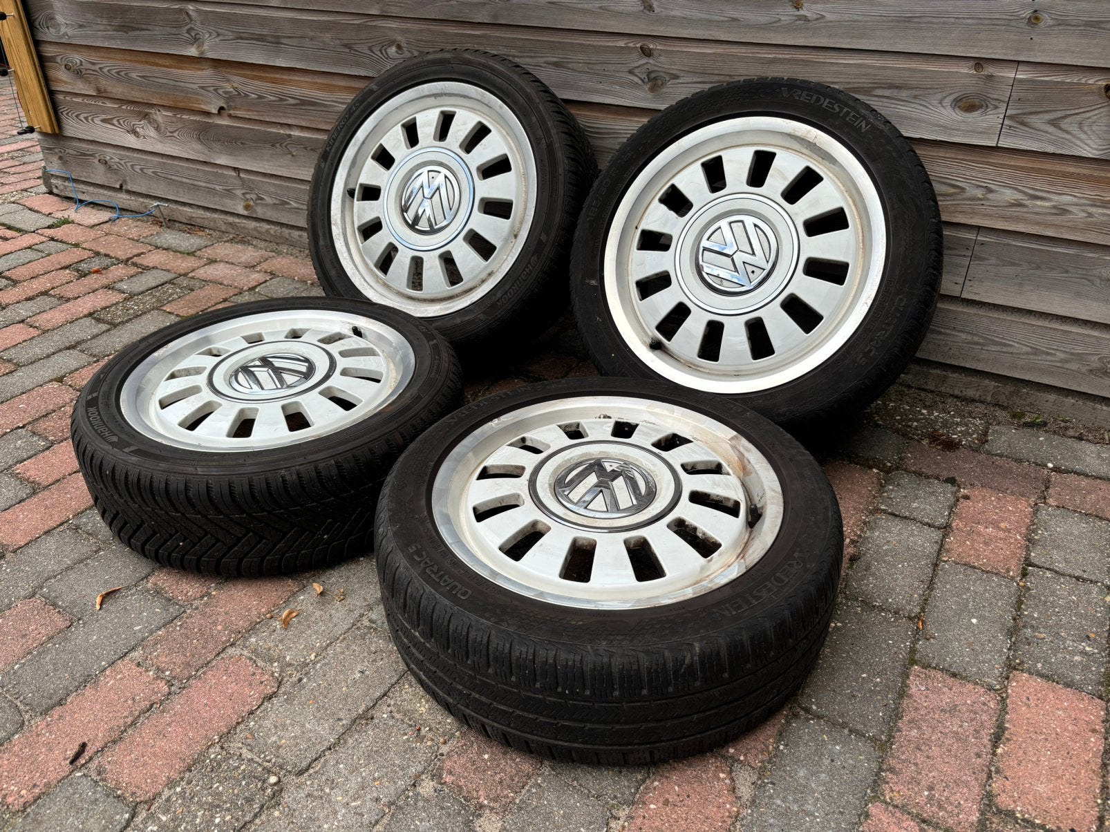 16 inch Volkswagen Up velgen! Vw White up! Velgen seat skoda, Ophalen, Gebruikt, 16 inch, Banden en Velgen