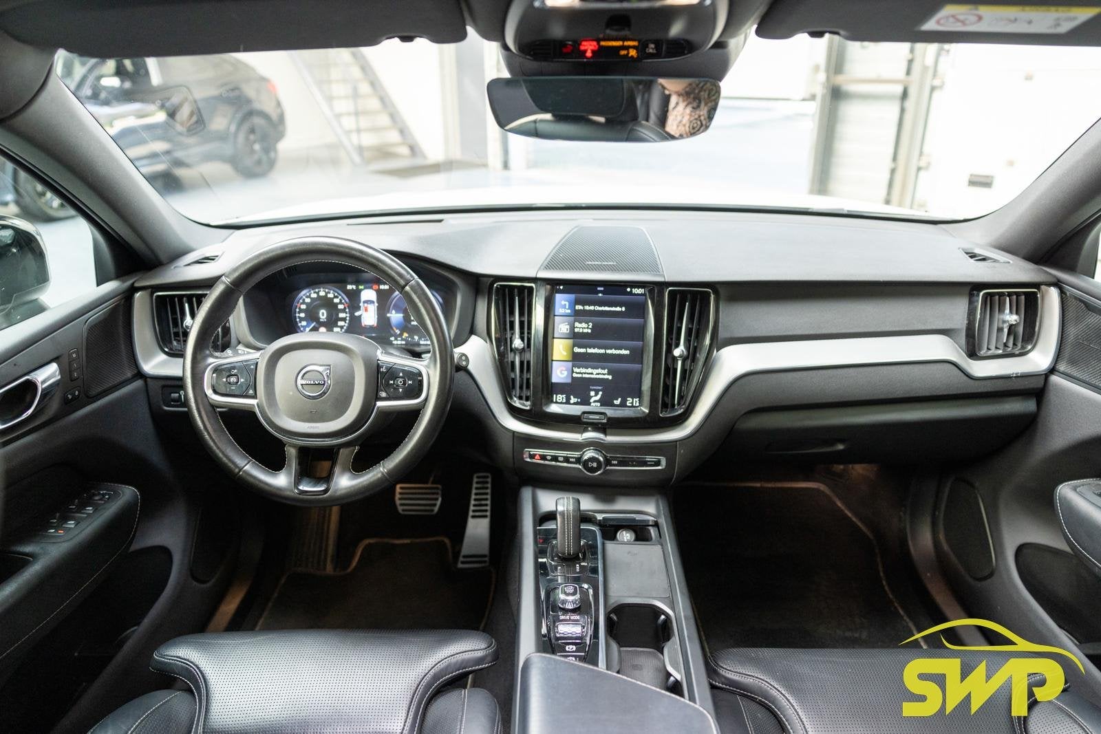 Volvo XC60 2.0 Recharge T8 AWD R-Design | Pano | 20 inch | S, Auto's, Volvo, Gebruikt, Wit, XC60, Vierwielaandrijving