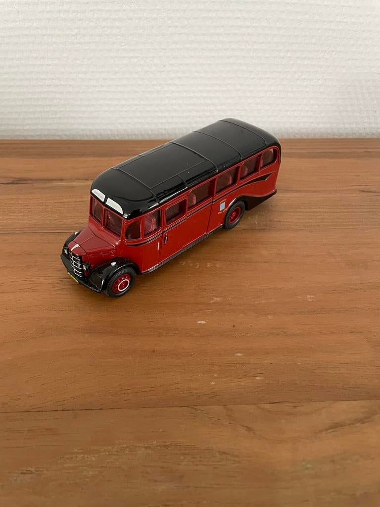 Corgi Bedford O.B. Coach - Vintage Modelbus, Ophalen of Verzenden, Gebruikt, Bus of Vrachtwagen