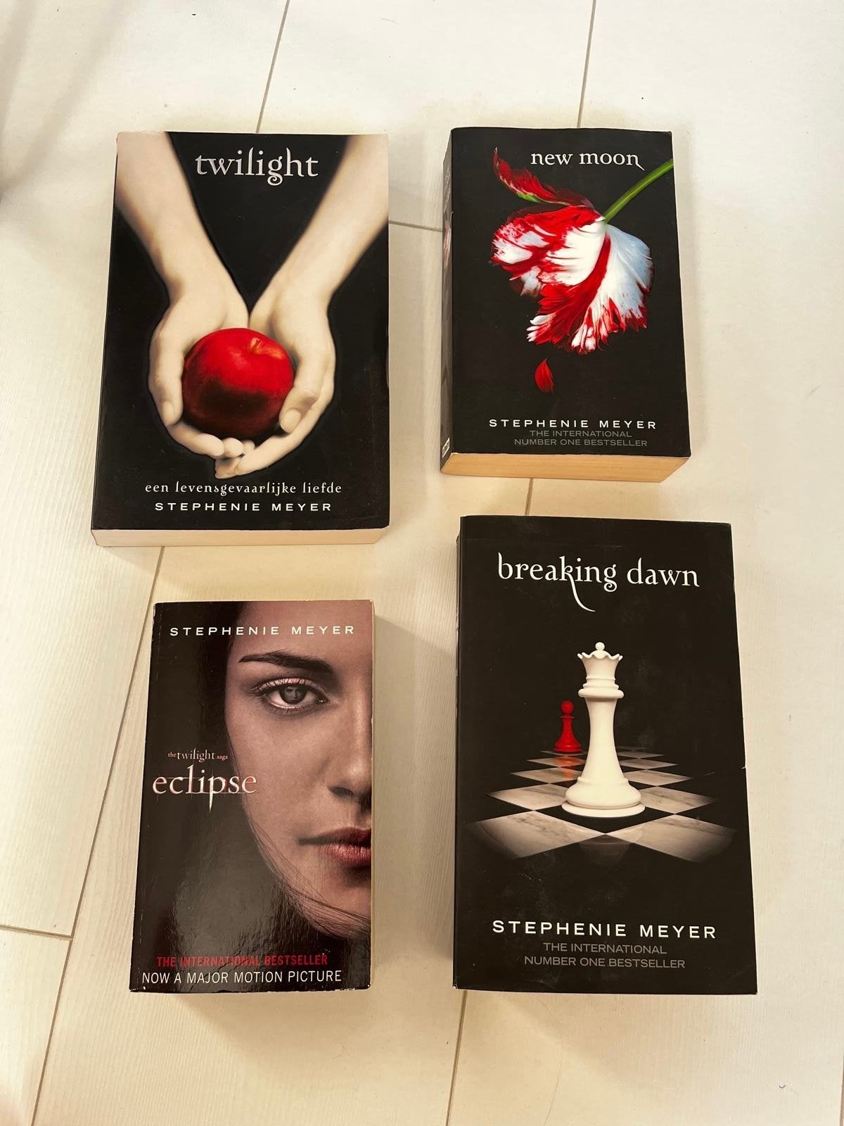 Twilight Saga Boekenreeks - Stephenie Meyer (4 delen), Boeken, Ophalen, Gelezen, Nederland
