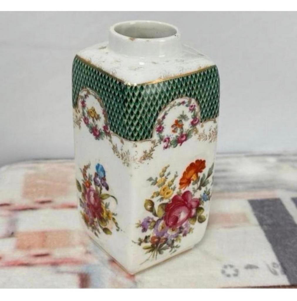 Vintage Porseleinen vaasje Vaas - Signed Prov SXE bloemen, Huis en Inrichting, Woonaccessoires | Vazen, Gebruikt, Wit, Aardewerk of Porselein