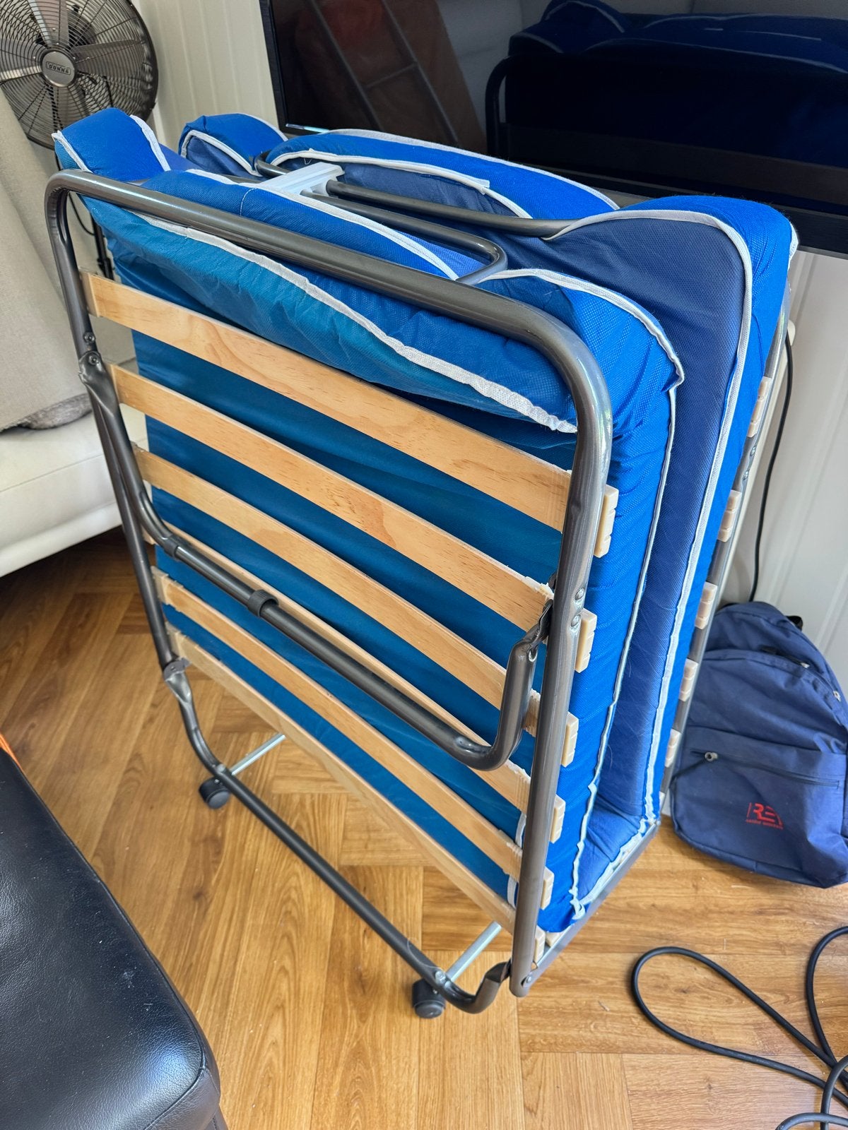 Opvouwbaar eenpersoonsbed met matras, Ophalen, Gebruikt, Eenpersoons, Blauw