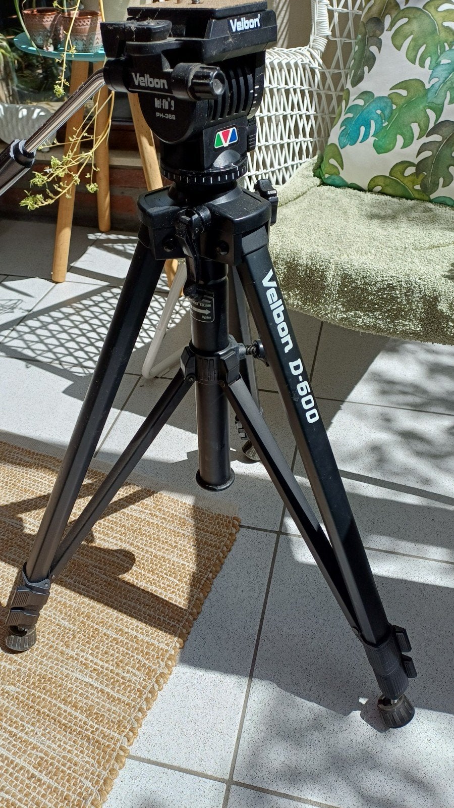 Velbon D-600 Driepoot Statief met Vel-flo 9 Balhoofd, Ophalen, Gebruikt, Driepoot, 150 tot 175 cm