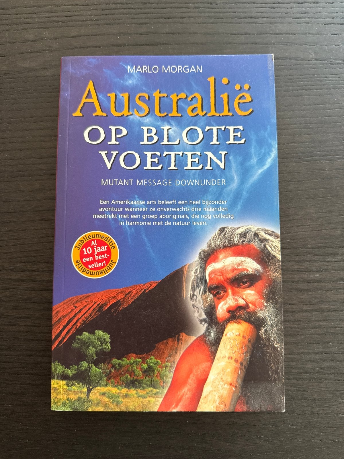 Australië op blote voeten - Marlo Morgan, Reisgids of -boek, Gelezen, Overige merken, Australië en Nieuw-Zeeland