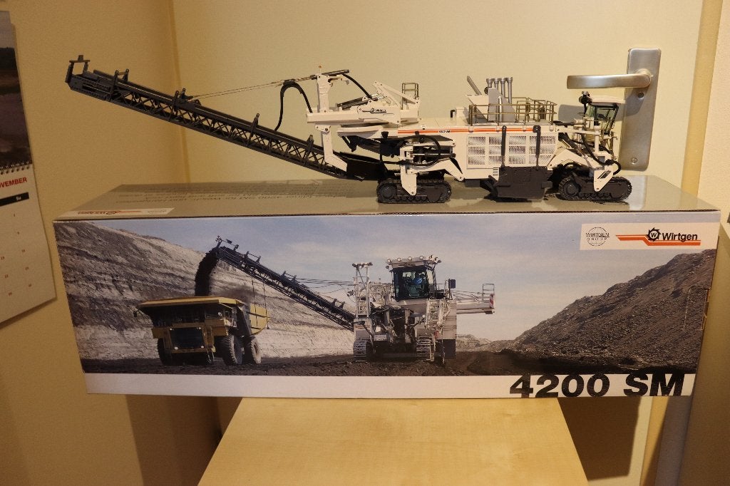Te Koop: NZG Wirtgen Surface Miner SM 4200, Ophalen of Verzenden, Zo goed als nieuw, Hijskraan, Tractor of Landbouw, NZG
