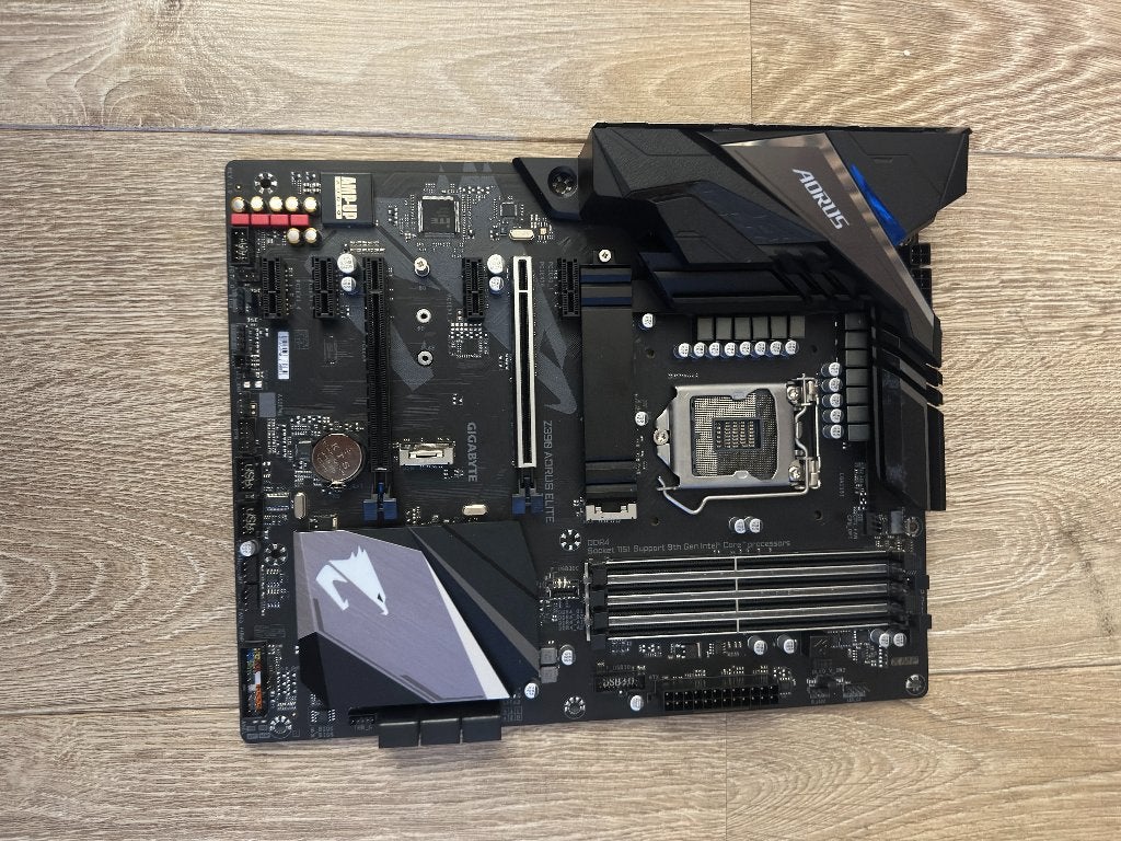 Gigabyte Z390 AORUS Elite moederbord, Sales@chomi-systems.com, DDR4, Ophalen of Verzenden, Zo goed als nieuw