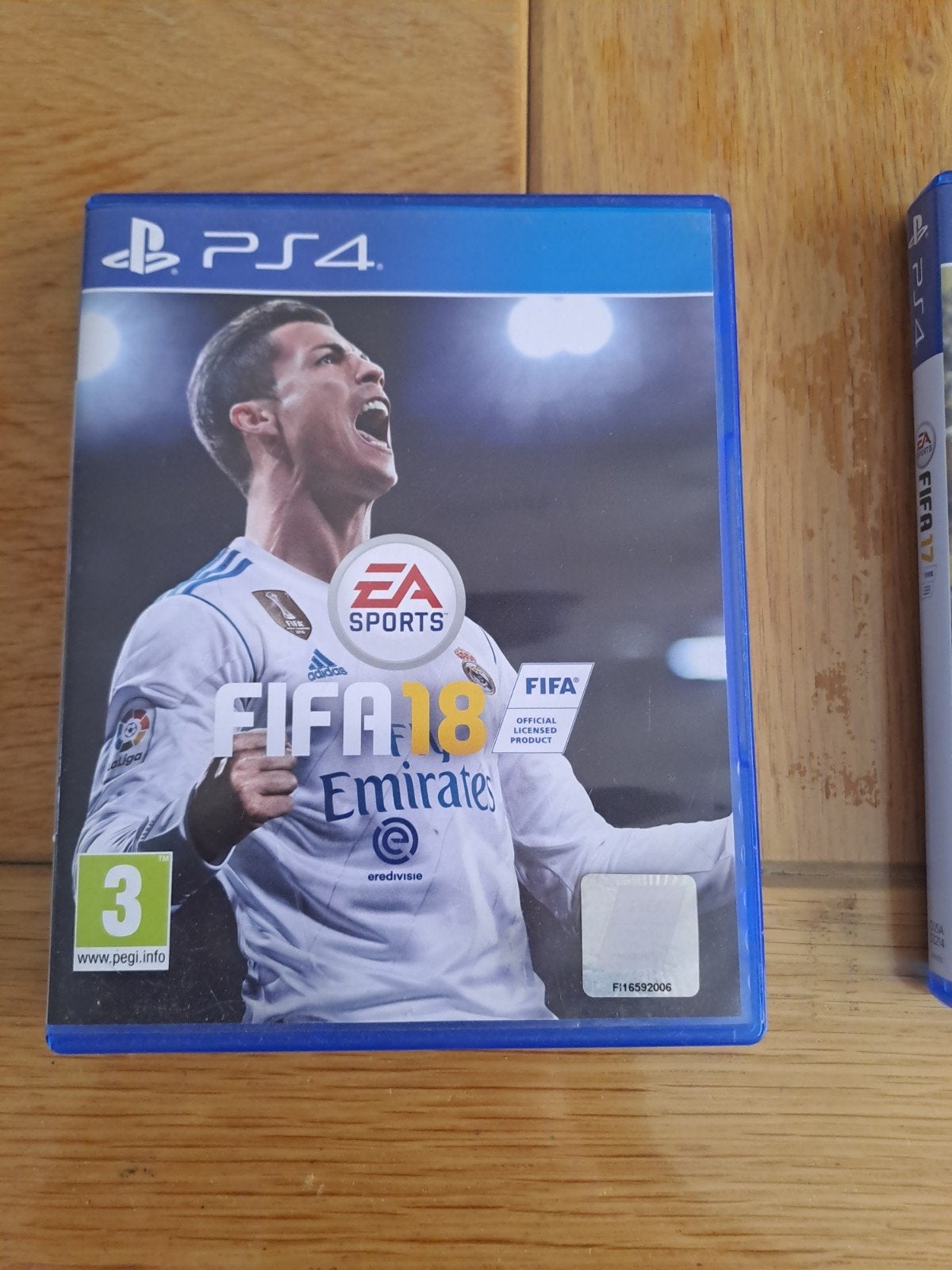 FIFA 18 PS4 - Zo goed als nieuw, Ophalen of Verzenden, Zo goed als nieuw, Sport, Vanaf 3 jaar