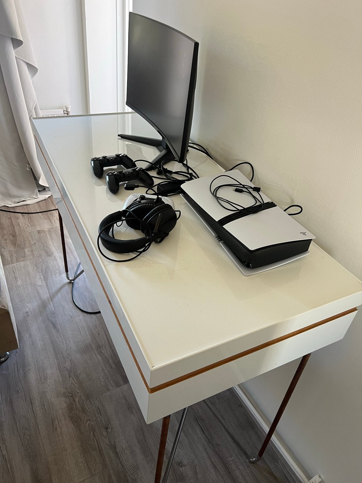 PS5 Console met Monitor, Controllers en Headset, Ophalen, Zo goed als nieuw