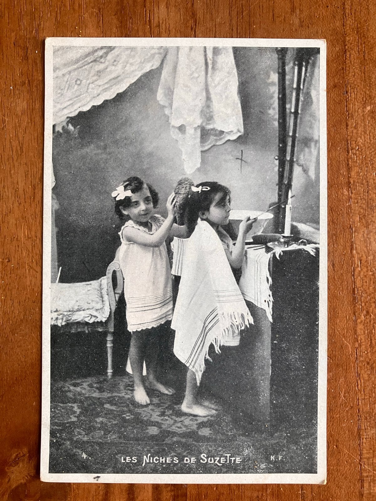 Les Niches de Suzette - 4. Twee Meisjes spelen kapper, Ophalen of Verzenden, Voor 1920, Ongelopen, Kinderen