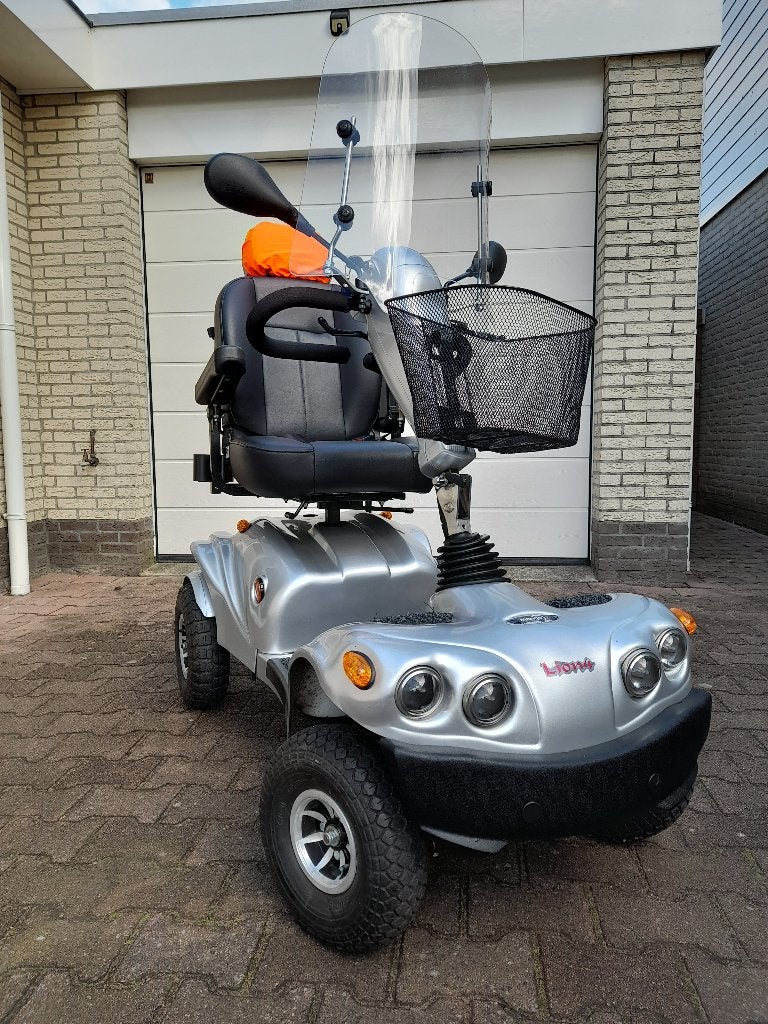 LION 4 scootmobiel, Fietsen en Brommers, Brommers | Tomos, Ophalen, Zo goed als nieuw, Maximaal 25 km/u, Overige modellen