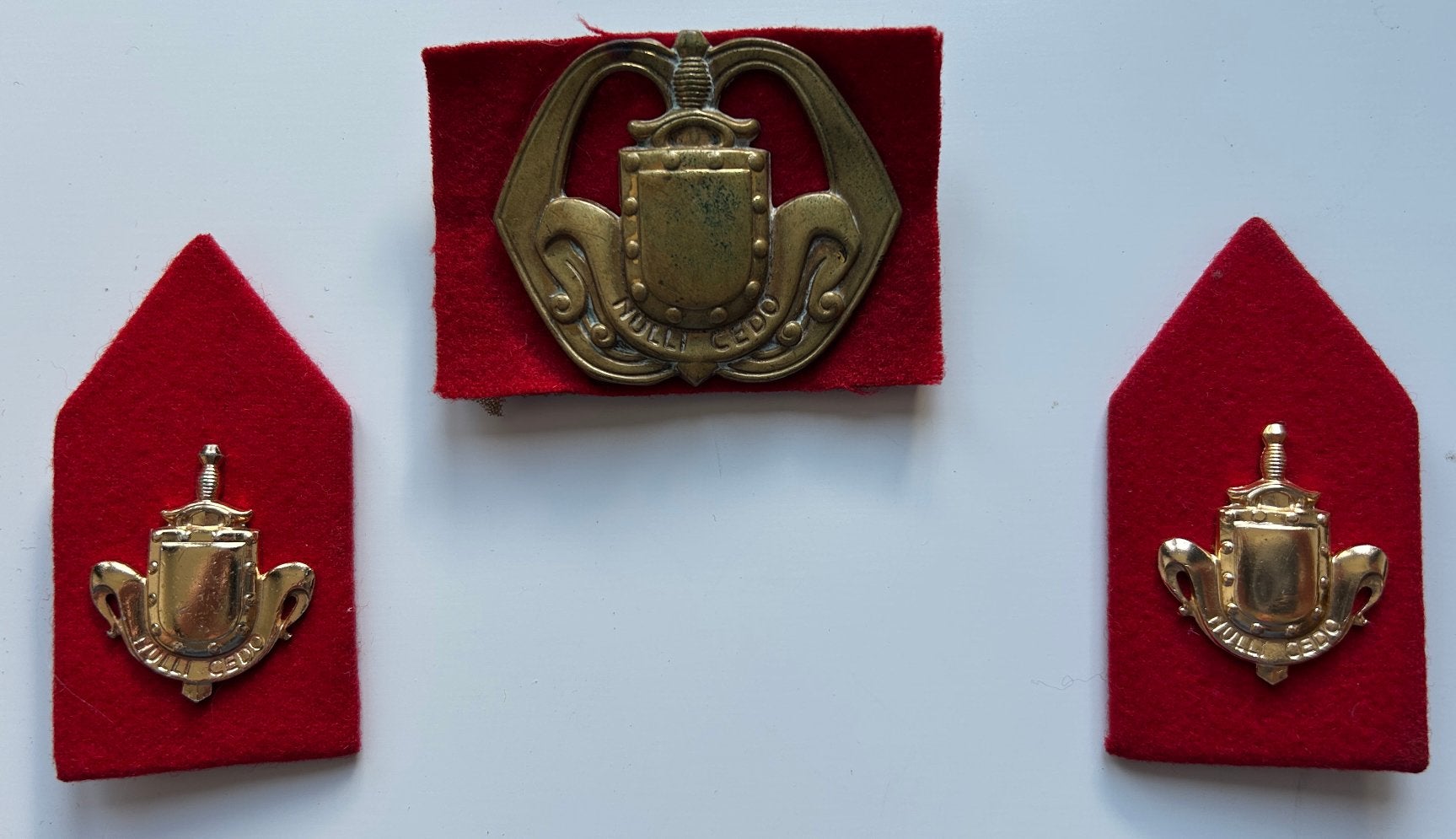 Baretembleem infanterie, Ophalen of Verzenden, Landmacht, Nederland, Embleem of Badge