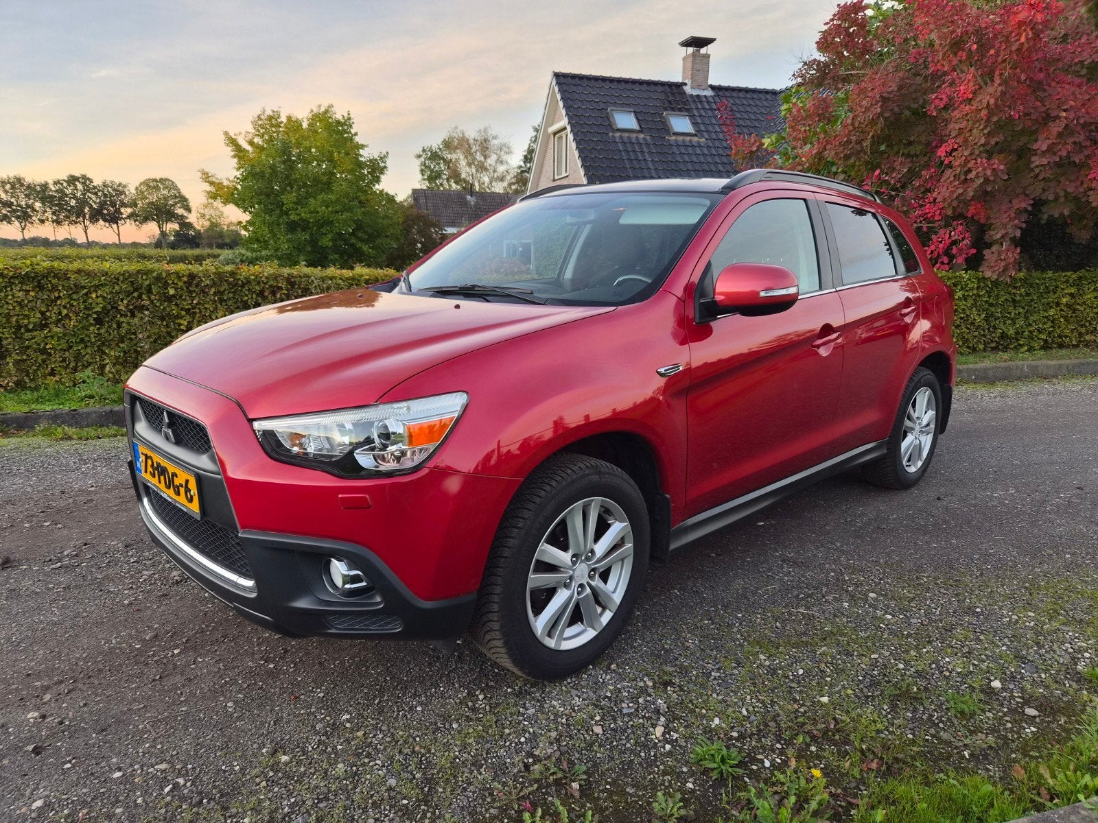 Mitsubishi ASX 1.6 86KW 2011 Rood, Auto's, Voorwielaandrijving, Dealer onderhouden, 4 cilinders, 1590 cc