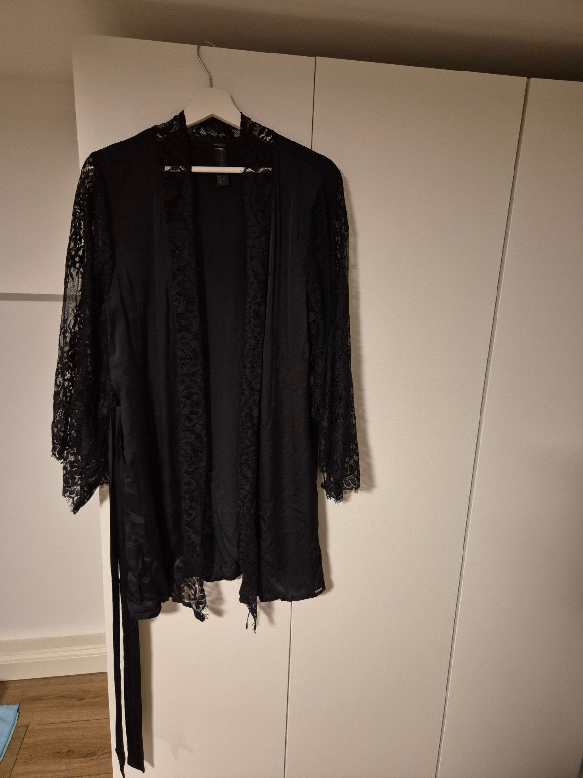 Hunkemöller Satin kimono met Kanten Mouwen, Hunkemöller, Ophalen, Zwart, Overige typen