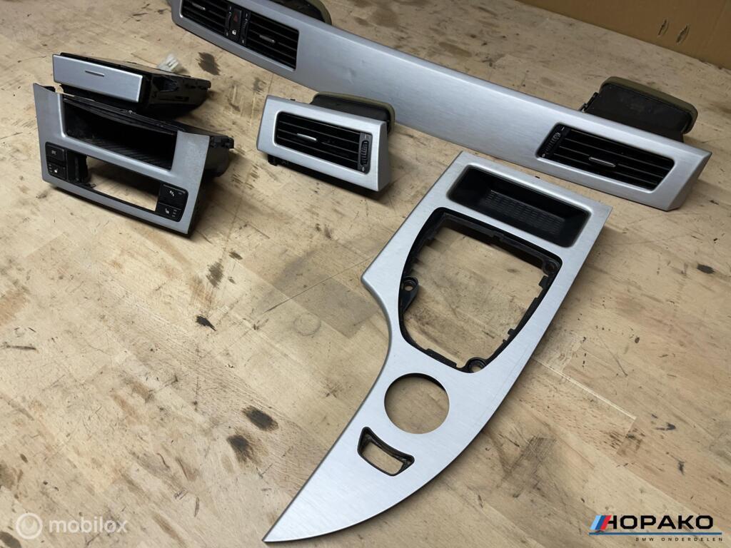 Interieurlijsten set BMW 5 serie E60 E61 M sport aluminium, Auto-onderdelen, Interieur en Bekleding, Gebruikt, Einsteinlaan 5 rijswijk