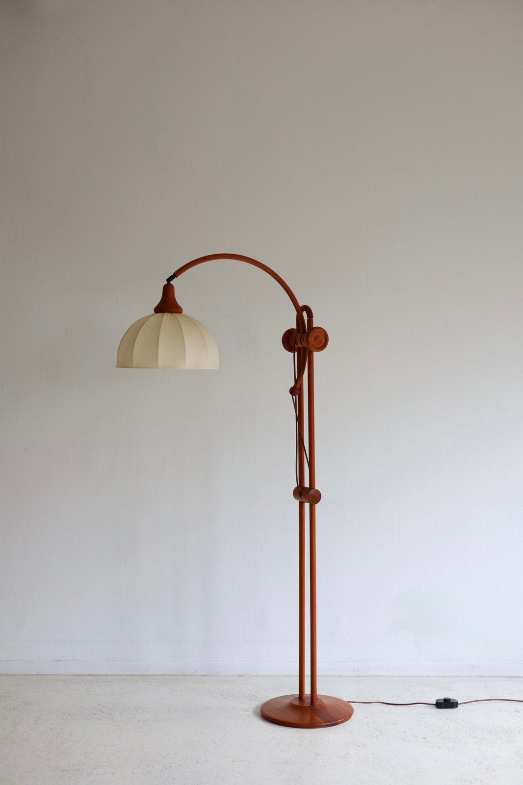 Vintage Domus staandelamp, verstelbaar in hoogte, Ophalen, Vintage design, Pim@tijdperk.eu  leyla@tijdperk.eu, Zo goed als nieuw