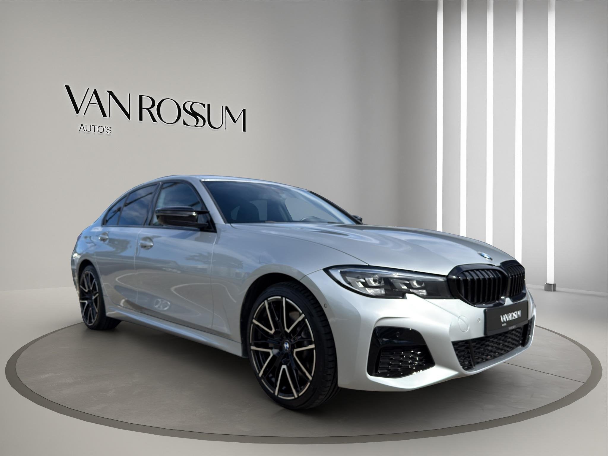 BMW 3-serie 330e M-Sport | Leer | Camera | Led | 19"|, Auto's, BMW, 1998 cc, Gebruikt, Bedrijf, Grijs