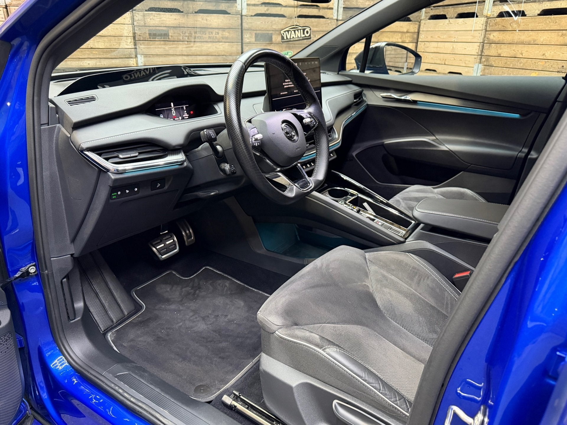Skoda Enyaq 80 Sportline X Dual Navi Camera Clima Warmtepomp, Auto's, Automaat, Dealer onderhouden, Gebruikt, Zwart