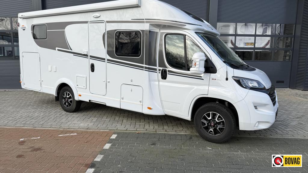 Carado T448 Automaat, Caravans en Kamperen, Automaat, Chemisch toilet, Koelkast, Achteruitrijcamera