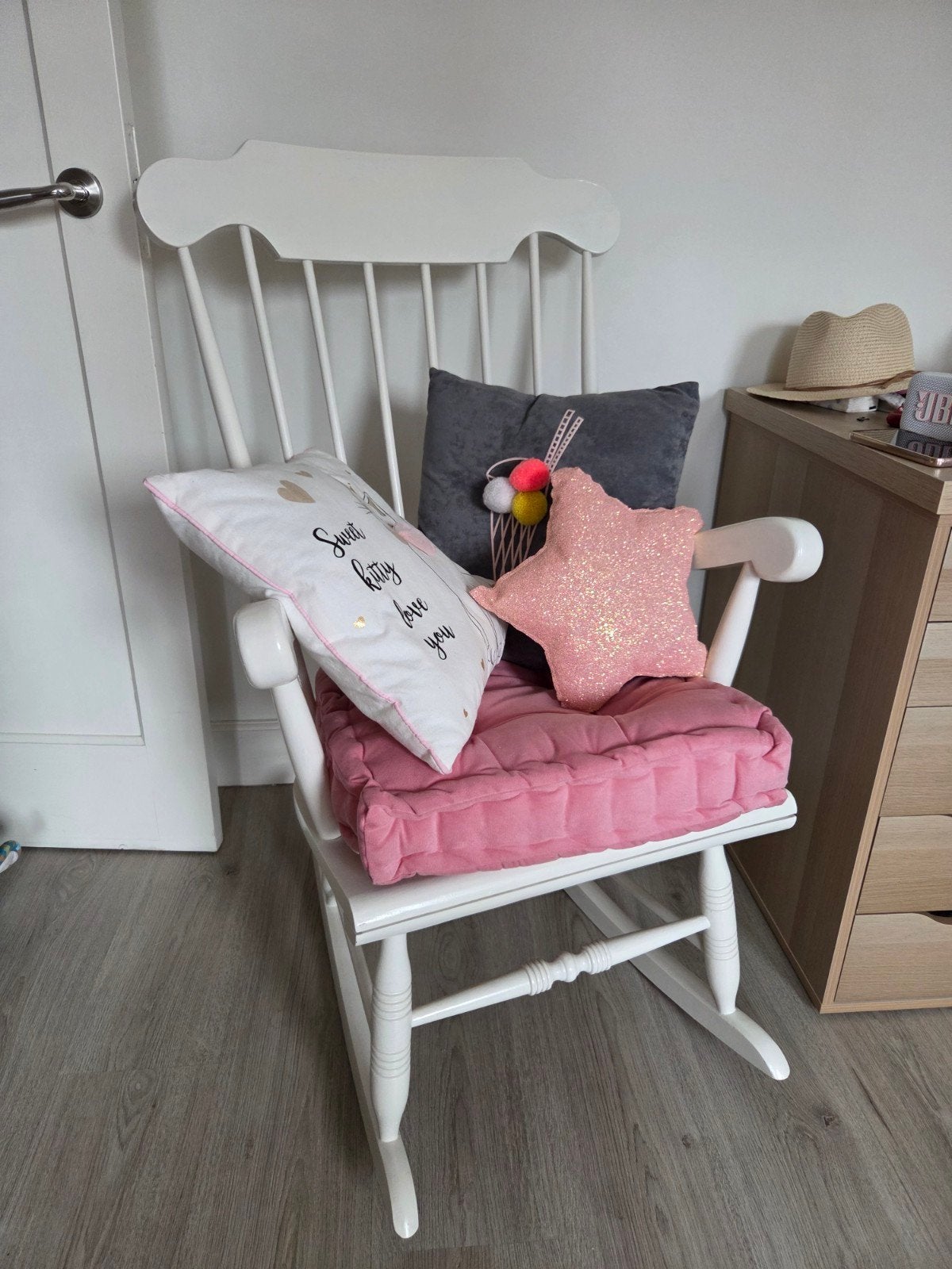 Witte schommelstoel (ral 9010), Huis en Inrichting, Stoelen, Ophalen, Gebruikt, Klassiek, Comfortabel, Wit
