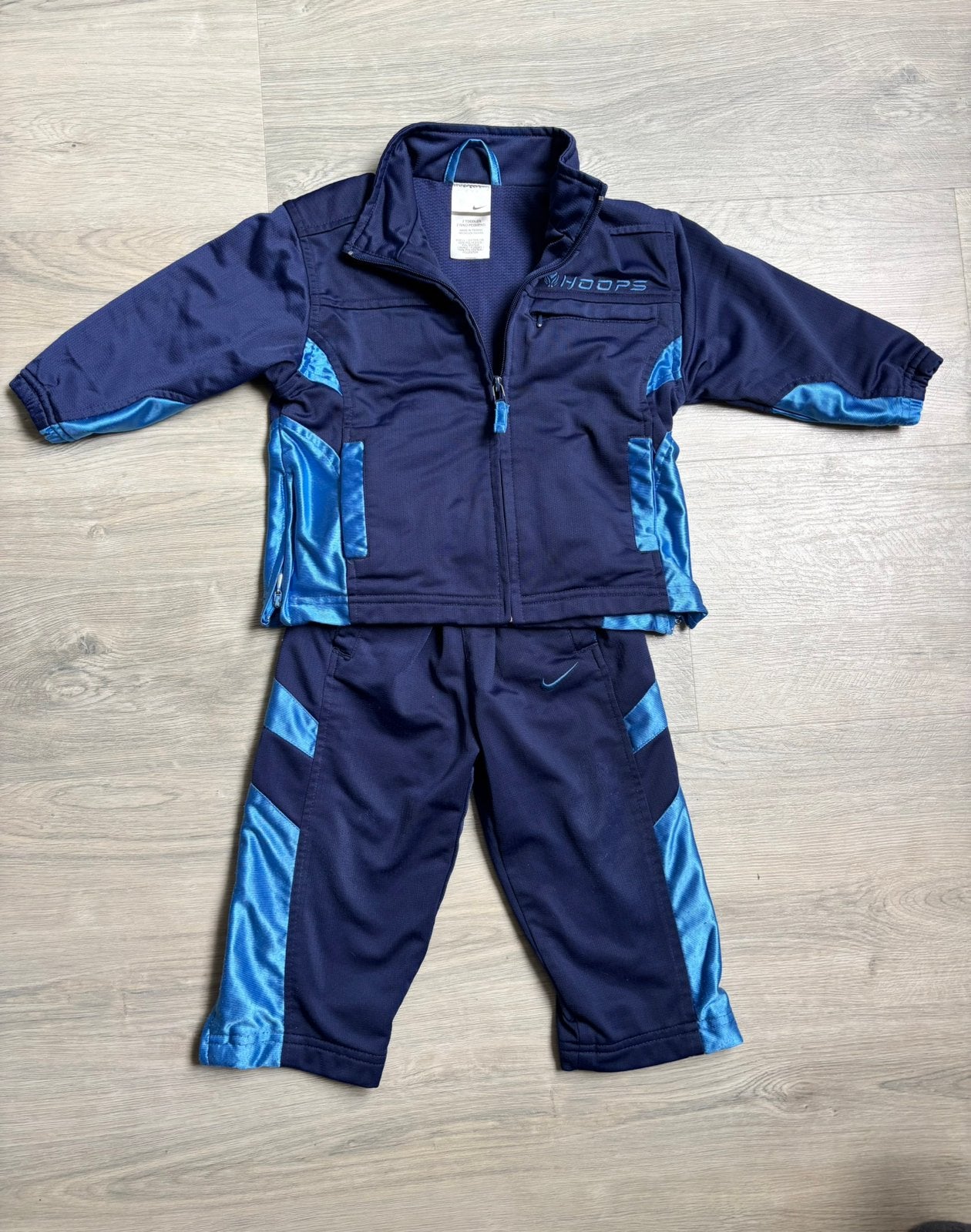 Adidas trainingspak joggingpak maat 2 (92), Kinderen en Baby's, Ophalen of Verzenden, Zo goed als nieuw, Jongen of Meisje, Setje