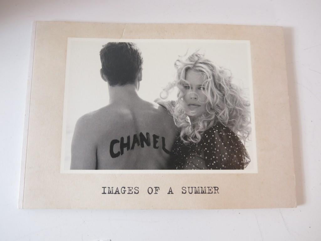 Boek Chanel Images of A Summer Claudia Schiffer 2008, Ophalen of Verzenden, Gelezen, Mode algemeen