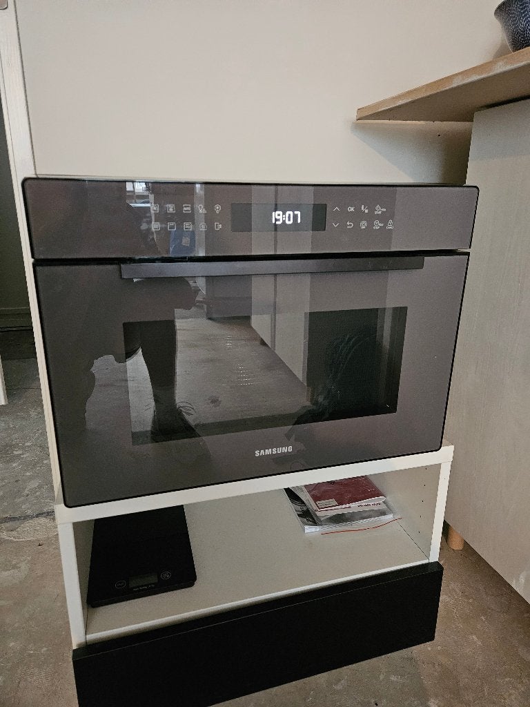Samsung Combi Magnetron - dinsdag beschikbaar, Ophalen, Minder dan 45 cm, Gebruikt, Combi-oven