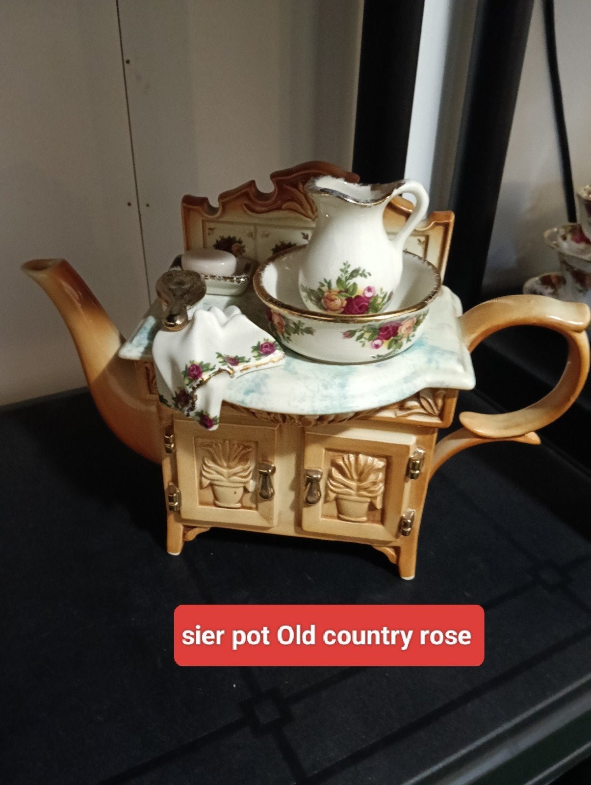 Royal Albert zeldzame theepot, Ophalen