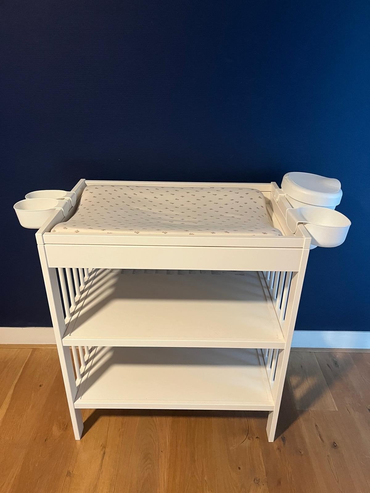 Witte commode met aankleedkussen, Ophalen, Gebruikt, 50 tot 70 cm, 100 cm of meer
