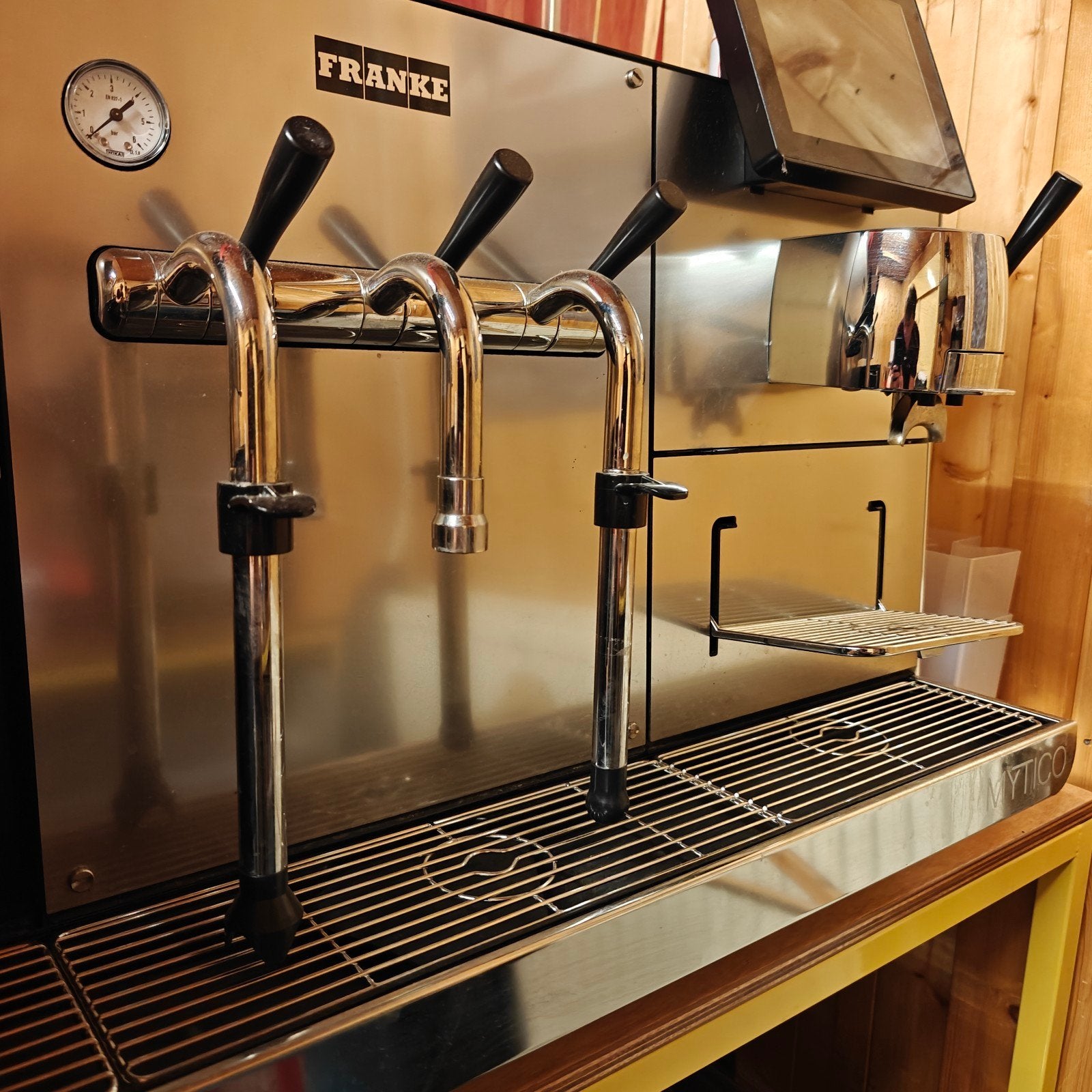 Foto 3 van Franke MYTICO III volautomatische koffiemachine