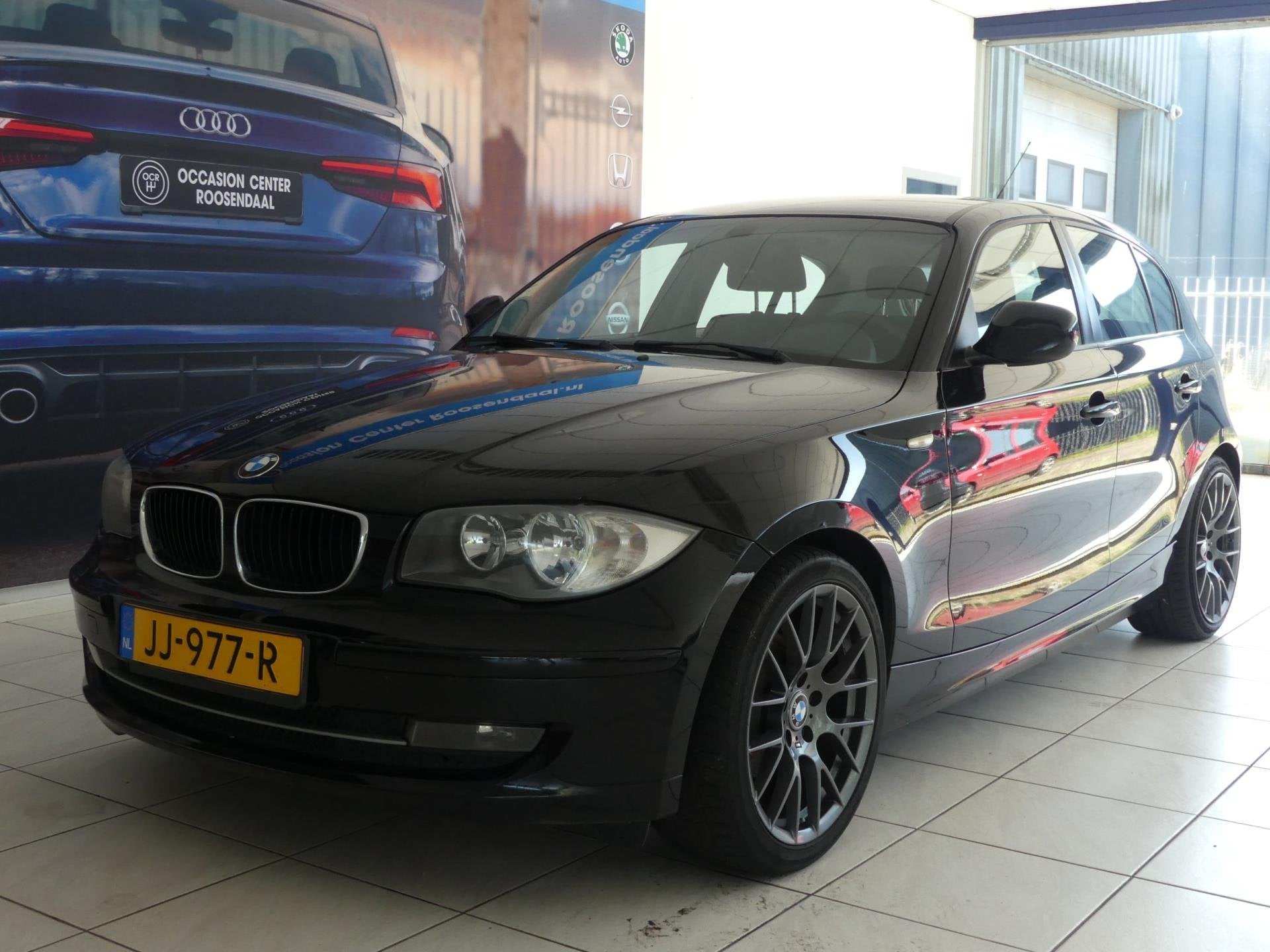 BMW 1-serie 118d 143Pk Airco Lmv 5-Drs 18Inch Lmv AFGELEVERD, 1-Serie, Euro 5, Zwart, 140 €/maand