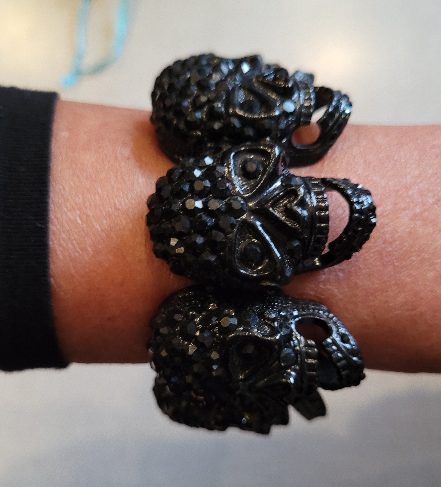 Armband met doodshoofdjes, Ophalen of Verzenden, Nieuw, Zwart