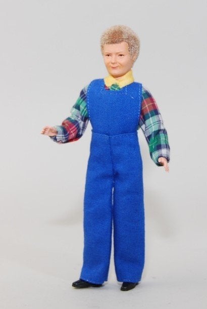 Caco poppenhuispopje 1:12 Moderne man, 14cm., Caco-doll@hogrefe.ch, Nieuw, Ophalen of Verzenden, Cacodoll