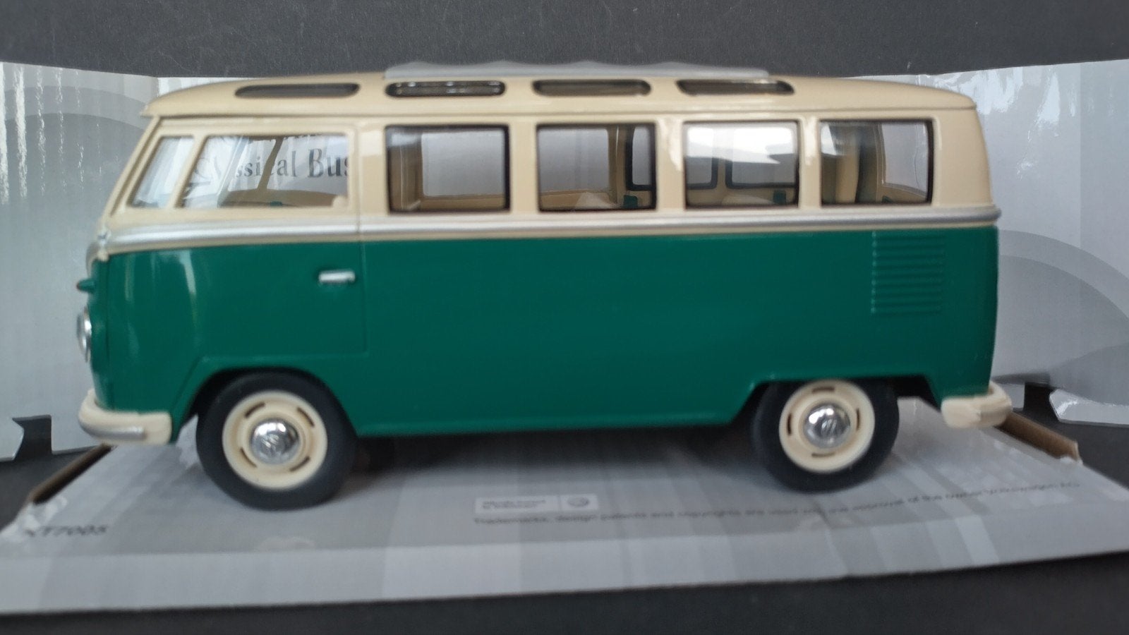Volkswagen Vw Transporter T1 samba 1:43 Kinsmart Pol, Hobby en Vrije tijd, Overige merken, Auto, ., Nieuw